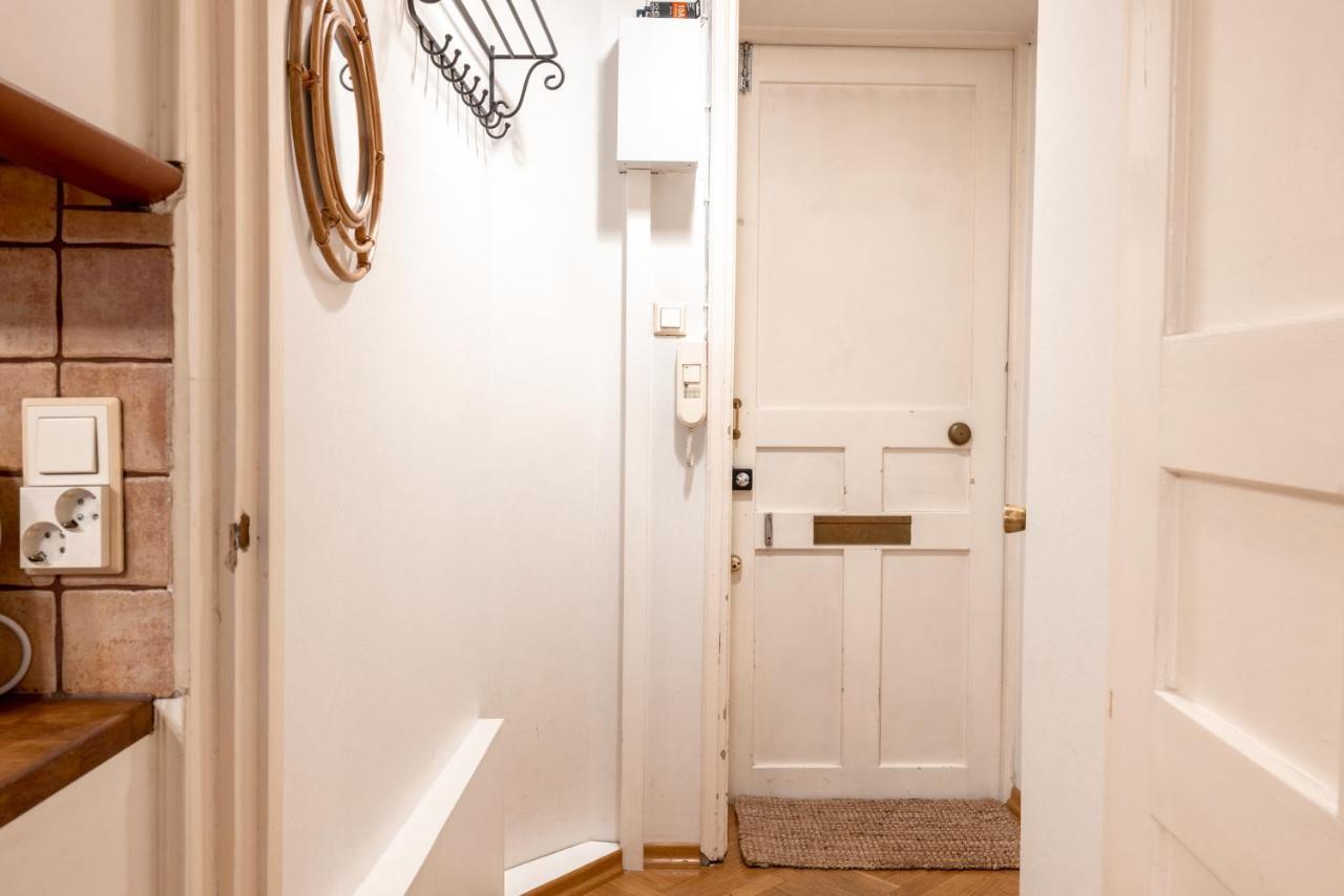 2Ndhomes Cozy & Compact Top Floor Studio In Erottaja เฮลซิงกิ ภายนอก รูปภาพ